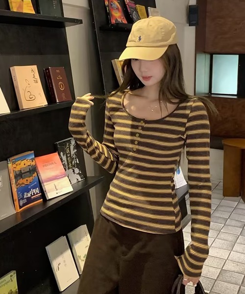 AsheKsha(アシクシャ)の「修身長袖Tシャツ(Tシャツ/カットソー・レディース・ブラウン・M)」の2枚目の写真