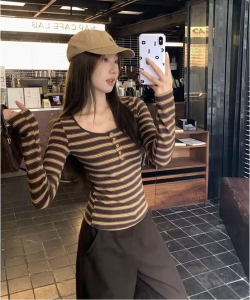 AsheKsha(アシクシャ)の「修身長袖Tシャツ(Tシャツ/カットソー・レディース・ブラウン・M)」の6枚目の写真