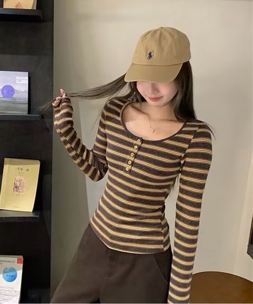 AsheKsha(アシクシャ)の「修身長袖Tシャツ(Tシャツ/カットソー・レディース・ブラウン・M)」の8枚目の写真