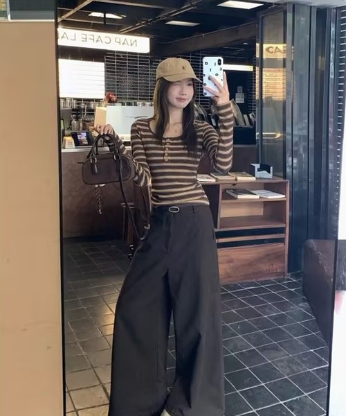 AsheKsha(アシクシャ)の「修身長袖Tシャツ(Tシャツ/カットソー・レディース・ブラウン・M)」の17枚目の写真