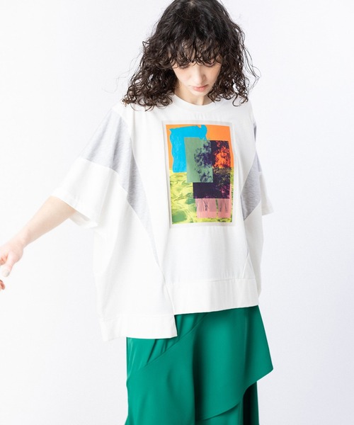 OSMOSIS(オズモーシス)の「アシンメトリーグラフィックTシャツ(Tシャツ/カットソー・レディース・ホワイト/チャコール/ブラック・ONE SIZE)」の2枚目の写真
