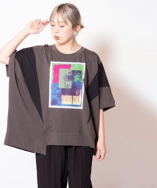 OSMOSIS(オズモーシス)の「アシンメトリーグラフィックTシャツ(Tシャツ/カットソー・レディース・ホワイト/チャコール/ブラック・ONE SIZE)」の21枚目の写真