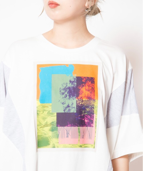 OSMOSIS(オズモーシス)の「アシンメトリーグラフィックTシャツ(Tシャツ/カットソー・レディース・ホワイト/チャコール/ブラック・ONE SIZE)」の16枚目の写真