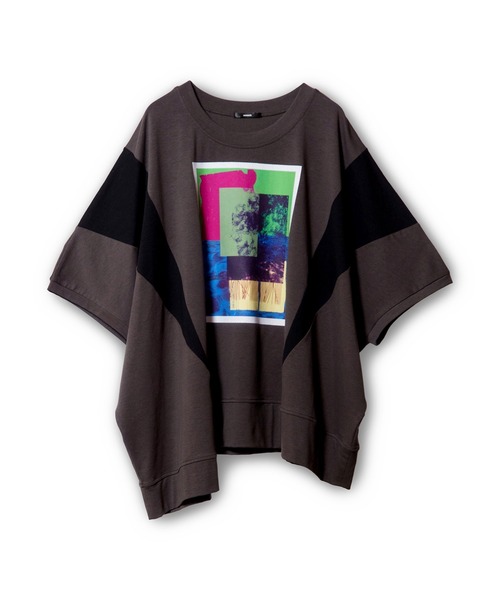OSMOSIS(オズモーシス)の「アシンメトリーグラフィックTシャツ(Tシャツ/カットソー・レディース・ホワイト/チャコール/ブラック・ONE SIZE)」の5枚目の写真