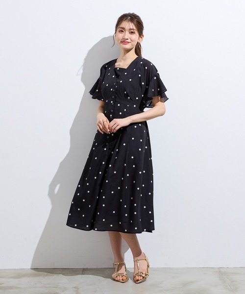 Rose Tiara(ローズティアラ)の「フレア袖ドットワンピース(ワンピース・レディース・ベージュ/ブラック・38/42/46)」の22枚目の写真