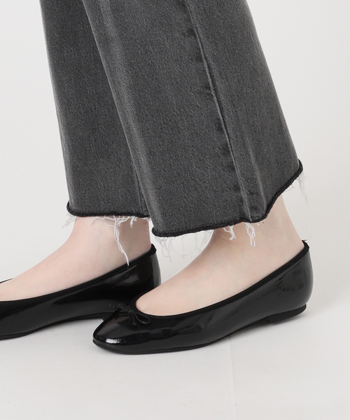 IENA(イエナ)の「BLACK クロップドデニムパンツ(デニムパンツ・レディース・ブラック/ブルー・36/34/38)」の7枚目の写真