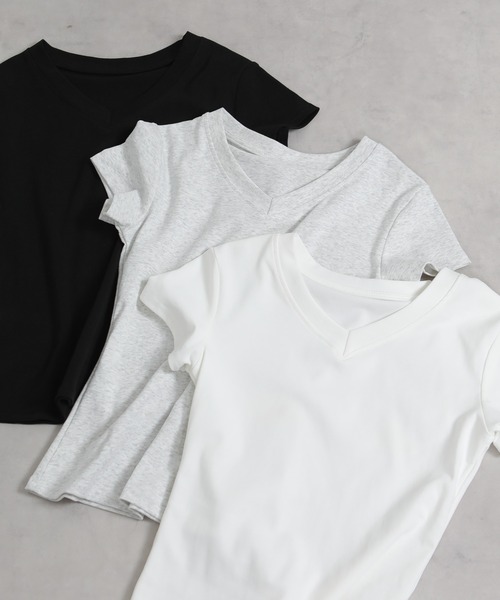 pumpkin port（パンプキンポート）の「Vネック 半袖Tシャツ（Tシャツ/カットソー・レディース・グレー/ブラック/アイボリー・M）」の4枚目の写真