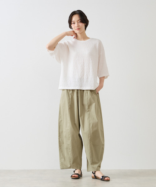MELROSE claire(メルローズ クレール)の「【ふくれ地柄ドルマンカットプルオーバー】(Tシャツ/カットソー・レディース・オフホワイト/ブルー/チャコールグレー・FREE)」の4枚目の写真