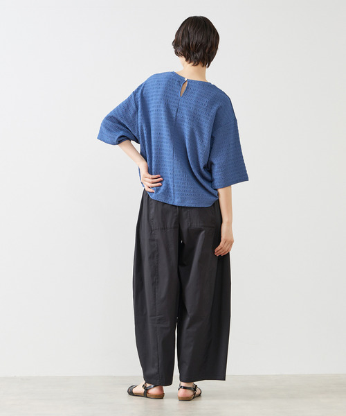 MELROSE claire(メルローズ クレール)の「【ふくれ地柄ドルマンカットプルオーバー】(Tシャツ/カットソー・レディース・オフホワイト/ブルー/チャコールグレー・FREE)」の12枚目の写真