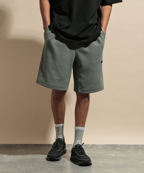 NUMERALS（ヌメラルズ）の「[NUMERALS]WAFFLE SHORTS（その他パンツ・メンズ・カーキ/ブラック/ベージュ・MEDIUM/LARGE）」の3枚目の写真