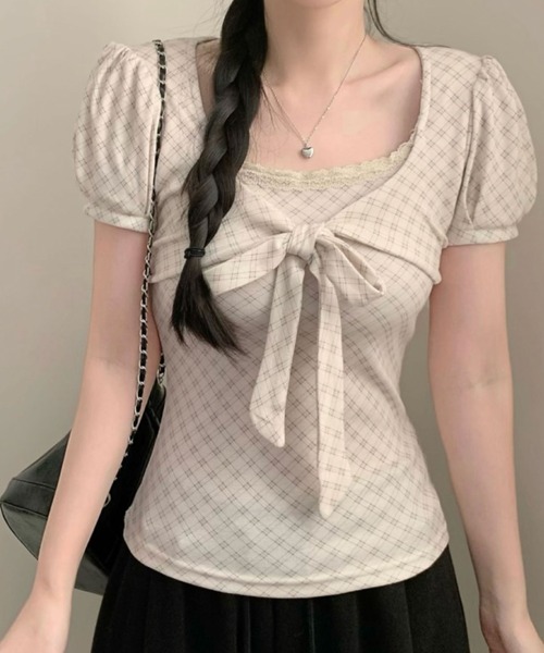 2ly2(トゥーリートゥー)の「チェック柄リボントップス レディース 半袖 パフスリーブ フィット(Tシャツ/カットソー・レディース・ホワイト/アイボリー/グレー・FREE)」の5枚目の写真