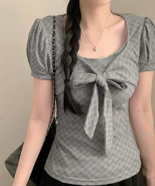 2ly2(トゥーリートゥー)の「チェック柄リボントップス レディース 半袖 パフスリーブ フィット(Tシャツ/カットソー・レディース・ホワイト/アイボリー/グレー・FREE)」の6枚目の写真