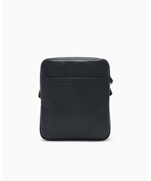 EMPORIO ARMANI EA7（エンポリオアルマーニイーエーセブン）の「<オンライン限定>【エンポリオ アルマーニ EA7】ジップ開閉 テクスチャード クロスボディバッグ（ショルダーバッグ・メンズ・ブラック・FREE）」の4枚目の写真