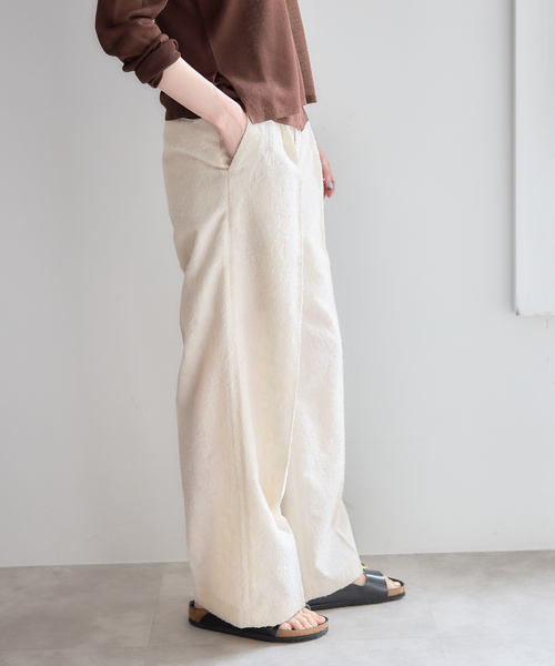 U by SPICK&SPAN（ユーバイスピックアンドスパン）の「ジャガードタックパンツ（スラックス・レディース・カーキ/ホワイト・38/36）」の9枚目の写真