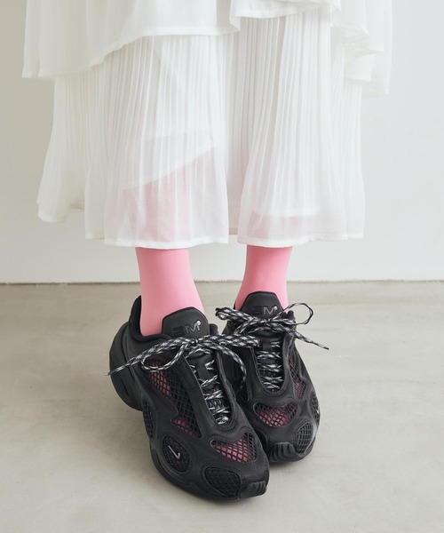 NIKE（ナイキ）の「ナイキ エア マックス ミューズ ウィメンズシューズ / Nike Air Max Muse Women's Shoes IR0090-001 Black（スニーカー・レディース・ブラック・24.5/24/23.5/23/22.5/22/26/25.5/25）」の6枚目の写真