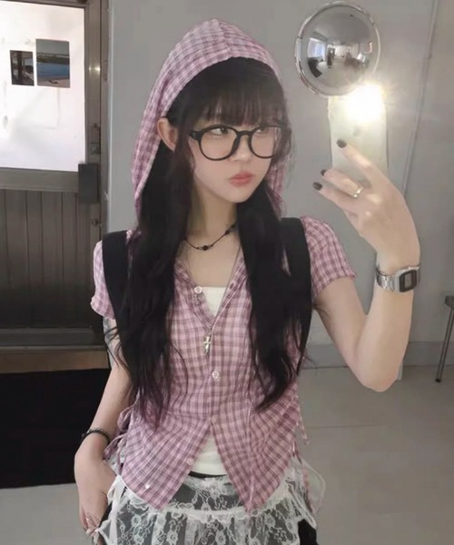 AVYL(アヴィル)の「フード付きチェック柄ショートシャツ/チェック柄 フード付き サイドドロスト ショート半袖シャツ(シャツ/ブラウス・レディース・ピンク/グレー/ブラック・M)」の5枚目の写真