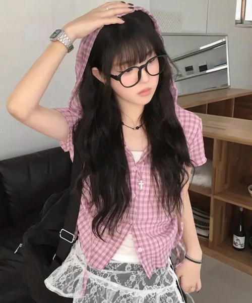 AVYL(アヴィル)の「フード付きチェック柄ショートシャツ/チェック柄 フード付き サイドドロスト ショート半袖シャツ(シャツ/ブラウス・レディース・ピンク/グレー/ブラック・M)」の6枚目の写真