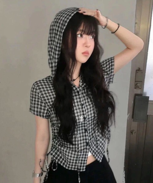AVYL(アヴィル)の「フード付きチェック柄ショートシャツ/チェック柄 フード付き サイドドロスト ショート半袖シャツ(シャツ/ブラウス・レディース・ピンク/グレー/ブラック・M)」の19枚目の写真