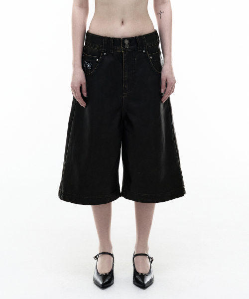 OPUS 0012(オーパス0012)の「Op. 08 DUNE LEATHER MAXI SHORTS BROWN(その他パンツ・メンズ・その他・SMALL/MEDIUM/LARGE)」の3枚目の写真