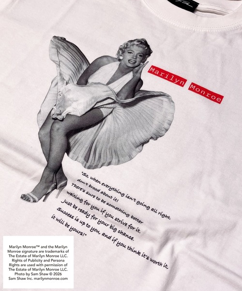 BY THE BAY（バイザベイ）の「【MARILYN MONROE/マリリン・モンロー】フォトTシャツ ピグメント染め ヴィンテージ ユニセックス サブウェイシーン ホワイトドレス 名場面（Tシャツ/カットソー・レディース・ブラック/ホワイト・MEDIUM/SMALL）」の5枚目の写真