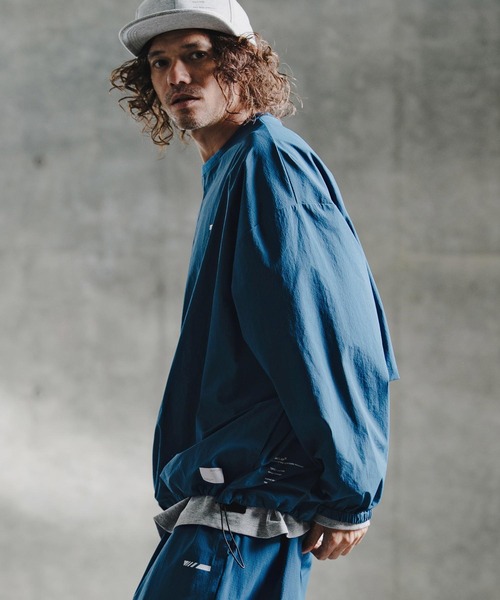 GLIMCLAP(グリムクラップ)の「mlt5755-Ripstop & Stretch Nylon Crew ロングスリーブプルオーバー(211-003-gla-cg)(Tシャツ/カットソー・メンズ・ブルー/ブラック・M/L/S)」の5枚目の写真
