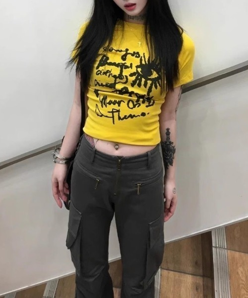 LADY LIKE(レディライク)の「アイデザインアートプリントコンパクト半袖Tシャツ(Tシャツ/カットソー・レディース・ホワイト/グレー/イエロー・M)」の11枚目の写真