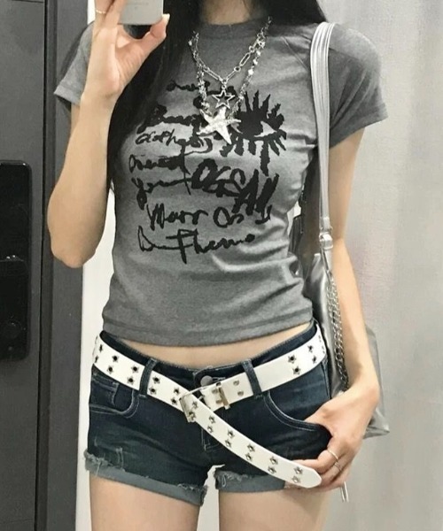 LADY LIKE(レディライク)の「アイデザインアートプリントコンパクト半袖Tシャツ(Tシャツ/カットソー・レディース・ホワイト/グレー/イエロー・M)」の17枚目の写真