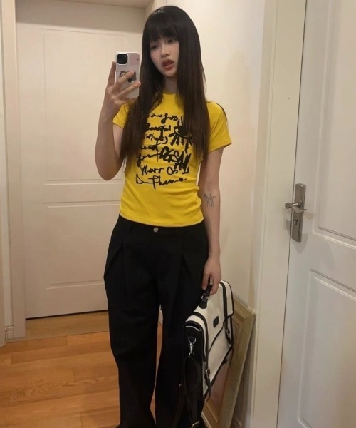 LADY LIKE(レディライク)の「アイデザインアートプリントコンパクト半袖Tシャツ(Tシャツ/カットソー・レディース・ホワイト/グレー/イエロー・M)」の22枚目の写真