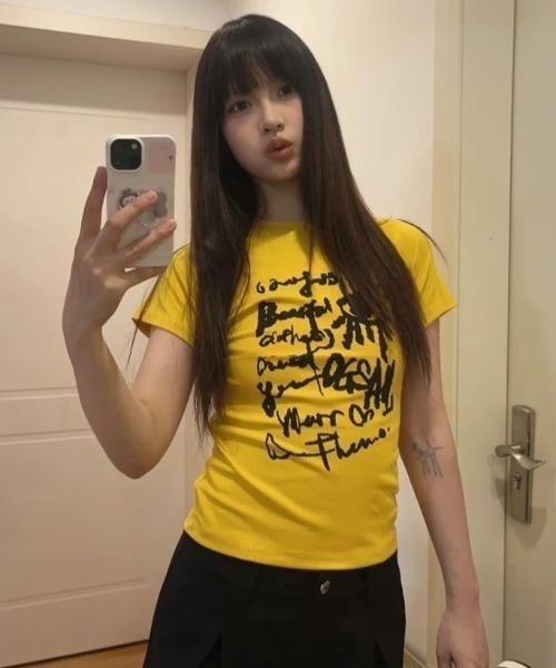 LADY LIKE(レディライク)の「アイデザインアートプリントコンパクト半袖Tシャツ(Tシャツ/カットソー・レディース・ホワイト/グレー/イエロー・M)」の21枚目の写真