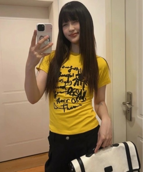 LADY LIKE(レディライク)の「アイデザインアートプリントコンパクト半袖Tシャツ(Tシャツ/カットソー・レディース・ホワイト/グレー/イエロー・M)」の4枚目の写真