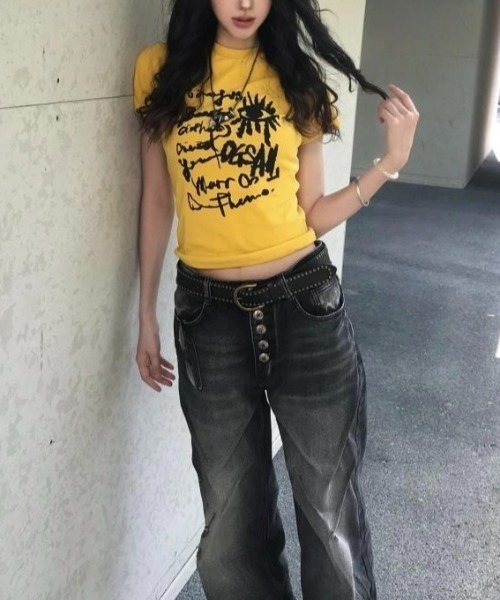 LADY LIKE(レディライク)の「アイデザインアートプリントコンパクト半袖Tシャツ(Tシャツ/カットソー・レディース・ホワイト/グレー/イエロー・M)」の7枚目の写真