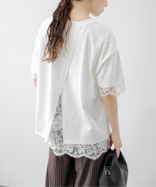 SUGAR BISKET(シュガービスケット)の「レースレイヤード バックスリットTシャツ(Tシャツ/カットソー・レディース・ホワイト/ブラック・フリー)」の1枚目の写真