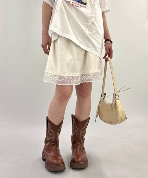 w closet(ダブルクローゼット)の「サテンレーススカート(スカート・レディース・オフホワイト/ブラック系その他/ホワイト系その他・MEDIUM/SMALL)」の13枚目の写真