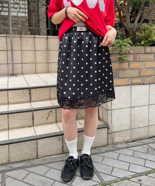 w closet(ダブルクローゼット)の「サテンレーススカート(スカート・レディース・オフホワイト/ブラック系その他/ホワイト系その他・MEDIUM/SMALL)」の20枚目の写真