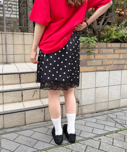 w closet(ダブルクローゼット)の「サテンレーススカート(スカート・レディース・オフホワイト/ブラック系その他/ホワイト系その他・MEDIUM/SMALL)」の22枚目の写真