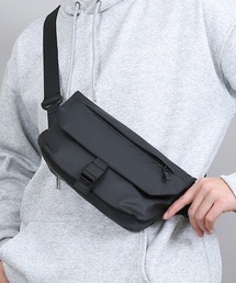 FReePLACe/ユニセックス クロスボディ ショルダーバッグ X12891
