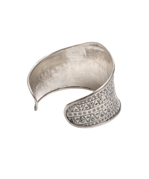 YArKA（ヤーカ）の「【YArKA×KAREN】collaboration bangle YK2410NGB5309（バングル/リストバンド・レディース・シルバー・FREE）」の4枚目の写真