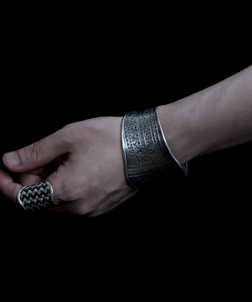 YArKA（ヤーカ）の「【YArKA×KAREN】collaboration bangle YK2410NGB5309（バングル/リストバンド・レディース・シルバー・FREE）」の8枚目の写真