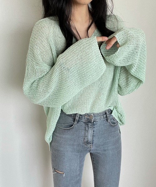 AMAJI(アマジ)の「Vネック シアー ニットトップス(ニット/セーター・レディース・ホワイト/ライトブルー/ベージュ/ライトピンク/ライトグリーン・FREE)」の4枚目の写真