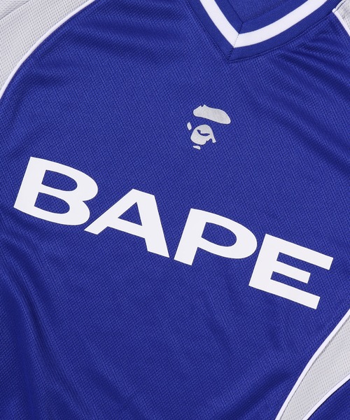 A BATHING APE(アベイシングエイプ)の「BAPE SOCCER LOGO WARM UP RELAXED FIT LS TEE(Tシャツ/カットソー・メンズ・ブルー/ブラック・SMALL/MEDIUM/LARGE/XX-LARGE/X-LARGE)」の6枚目の写真