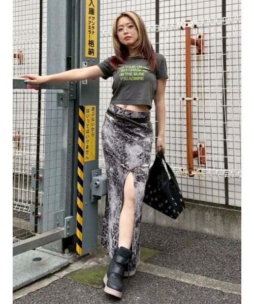 EVRIS(エヴリス)の「シアーロングスカート(スカート・レディース・ブラウン/ブラック・FREE)」の21枚目の写真