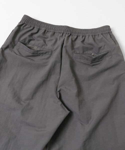 URBAN RESEARCH Sonny Label(アーバンリサーチサニーレーベル)の「撥水ナイロンオーバーパンツ(その他パンツ・メンズ・チャコールグレー/ブラック/ベージュ系その他・MEDIUM/LARGE)」の15枚目の写真