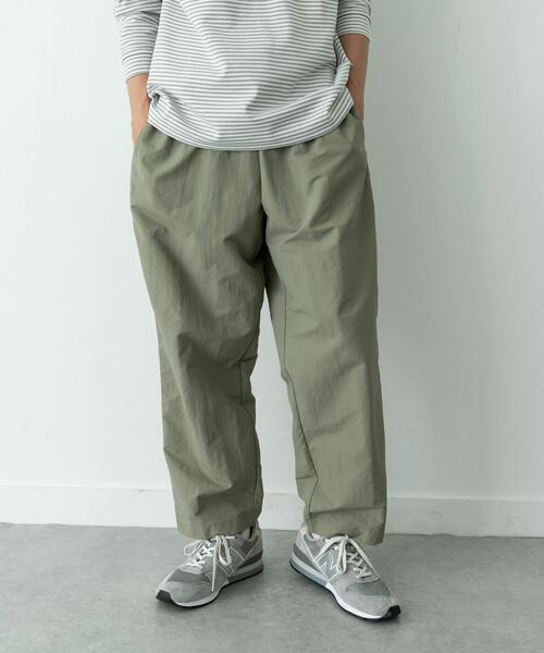 URBAN RESEARCH Sonny Label(アーバンリサーチサニーレーベル)の「撥水ナイロンオーバーパンツ(その他パンツ・メンズ・チャコールグレー/ブラック/ベージュ系その他・MEDIUM/LARGE)」の5枚目の写真
