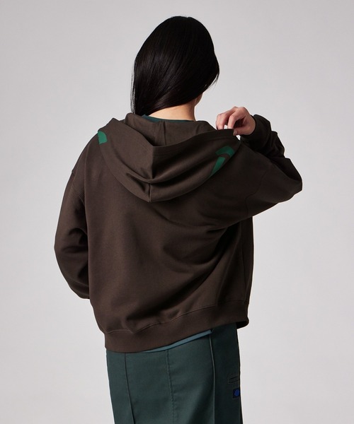 Dickies(ディッキーズ)の「ウィメンズ Dickie(R) × PS Paul Smith ジップアップ パーカ / 265914 DC005W(パーカー・レディース・ネイビー/ブラウン・MEDIUM)」の4枚目の写真