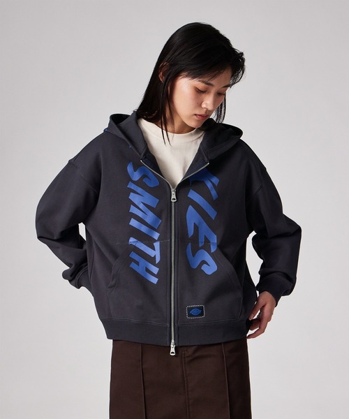 Dickies(ディッキーズ)の「ウィメンズ Dickie(R) × PS Paul Smith ジップアップ パーカ / 265914 DC005W(パーカー・レディース・ネイビー/ブラウン・MEDIUM)」の6枚目の写真