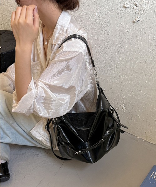 LA VORAGINE(ラ ヴォラジネ)の「2way星チャーム付きバイカートートバッグ大容量(トートバッグ・レディース・Black/アイボリー/PINK・FREE)」の19枚目の写真