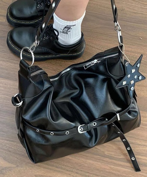 LA VORAGINE(ラ ヴォラジネ)の「2way星チャーム付きバイカートートバッグ大容量(トートバッグ・レディース・Black/アイボリー/PINK・FREE)」の15枚目の写真