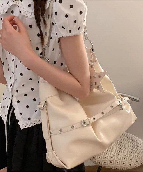 LA VORAGINE(ラ ヴォラジネ)の「2way星チャーム付きバイカートートバッグ大容量(トートバッグ・レディース・Black/アイボリー/PINK・FREE)」の10枚目の写真