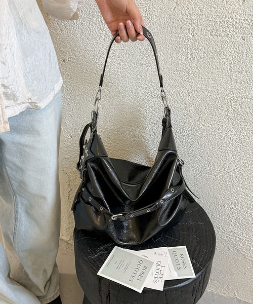 LA VORAGINE(ラ ヴォラジネ)の「2way星チャーム付きバイカートートバッグ大容量(トートバッグ・レディース・Black/アイボリー/PINK・FREE)」の16枚目の写真