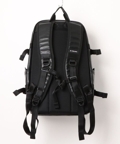 NEW ERA（ニューエラ）の「【NEW ERA/ニューエラ】スマートパック28L 02 シンセティックレザー ブラック（バックパック/リュック・メンズ・ブラック・FREE）」の2枚目の写真